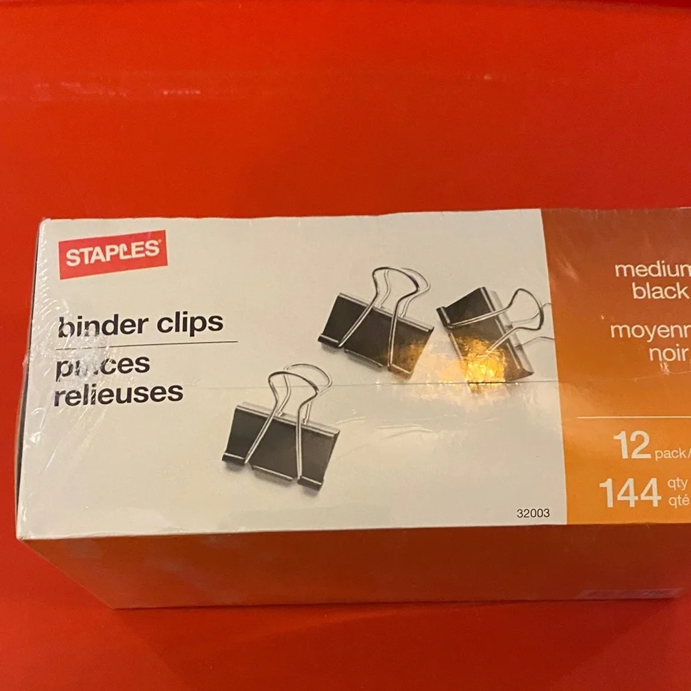 Staples Black Binder Clips - Medium Size